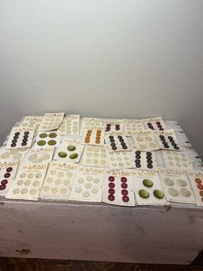 Le Chic Vintage Button Card Lot - Mixed Colors